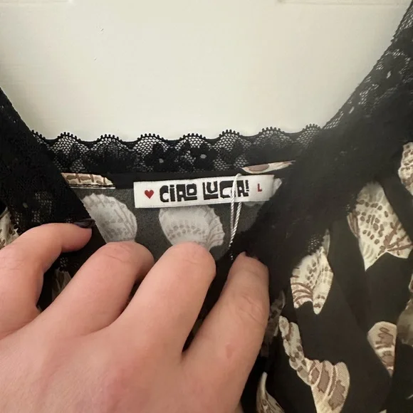 Ciao Lucia Shell Dress - Picture 3 of 4